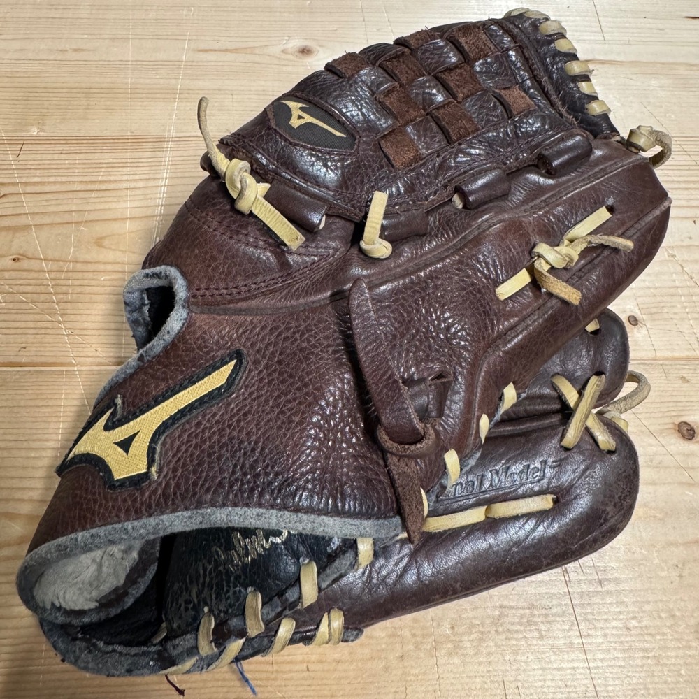 Mizuno Franchise GFN1200B1 12 Inch Baseball Glove Brown Leather RHT Kids